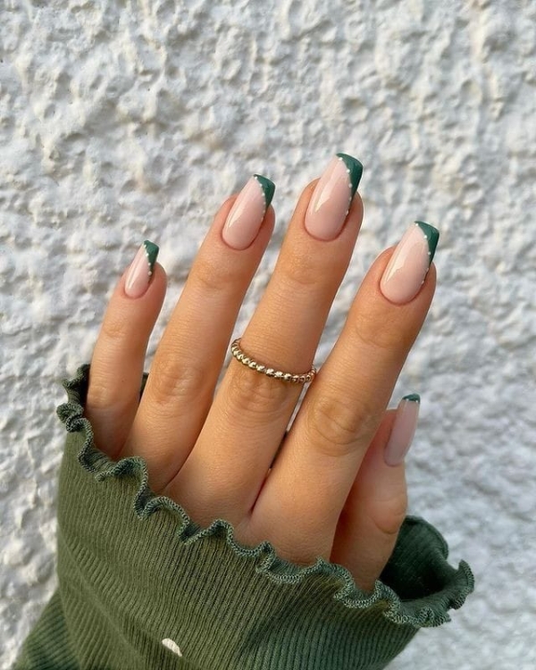 Gel-Nägel mit Verzierung