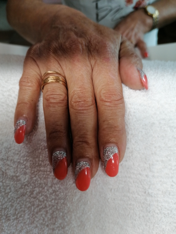 Kreatives Nageldesign